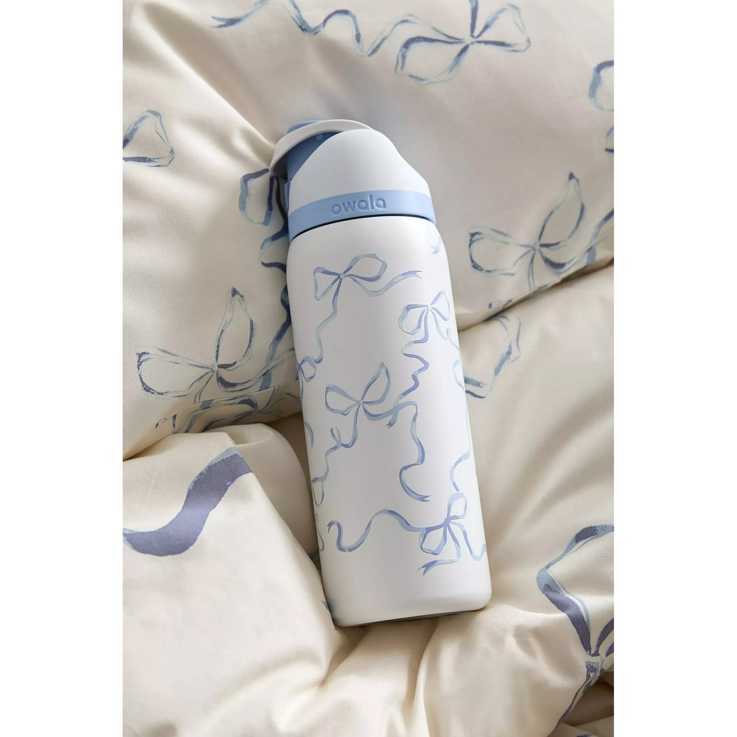 Owala Tied And True Blue Bows 32oz 1L Freesip UO Exclusive